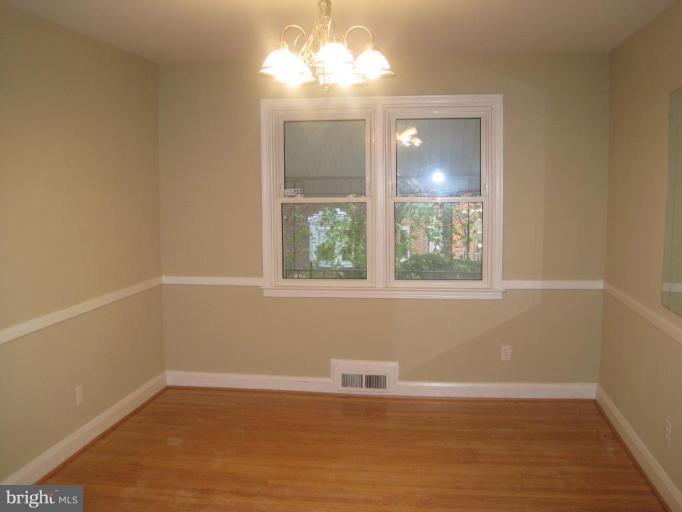 1219 Ramblewood Road Baltimore, MD 21239 - Photo 5 of 20 Dining Room