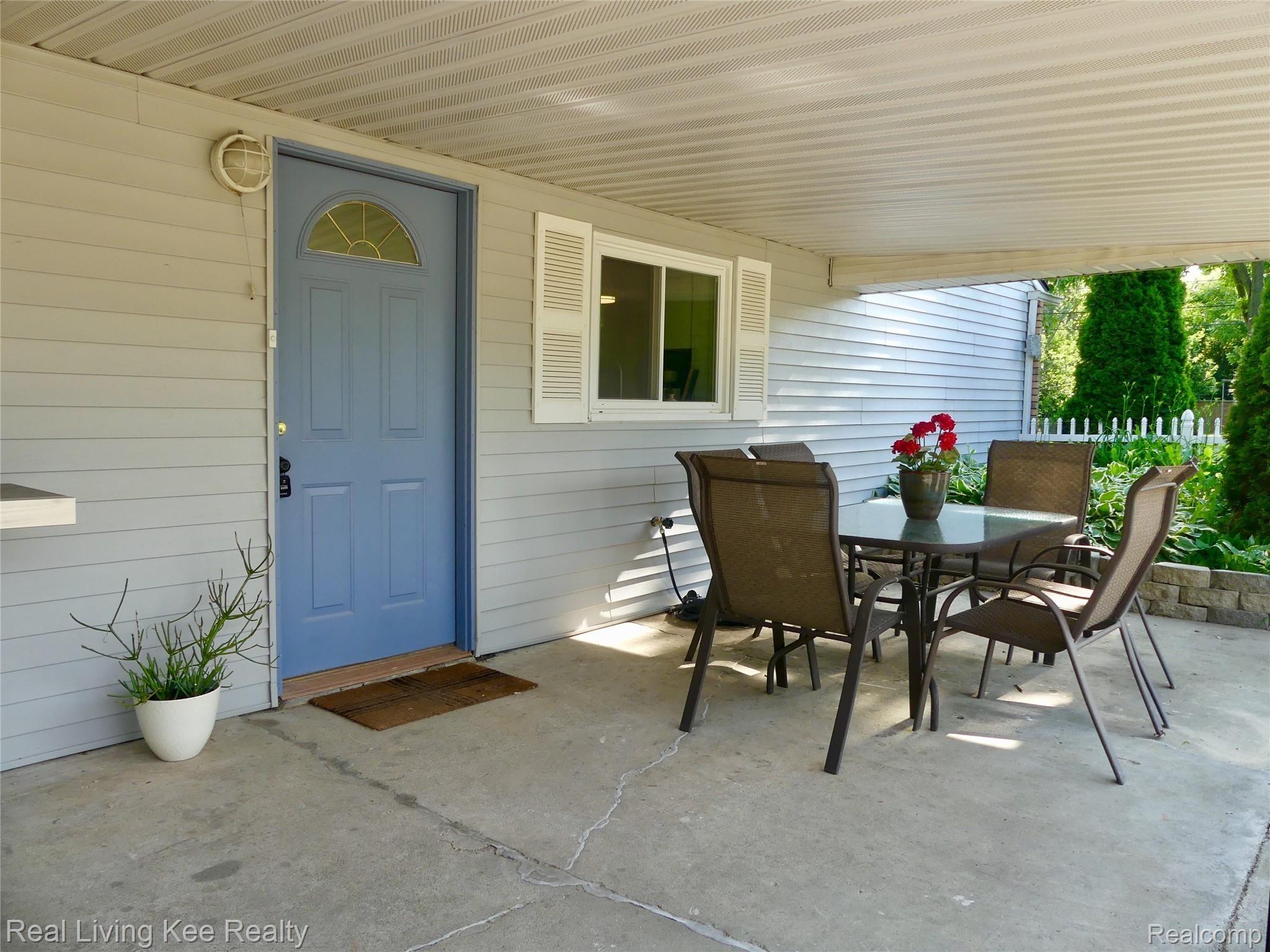 2889 Alexander Street Rochester, MI 48309 - Photo 26 of 30 Side patio