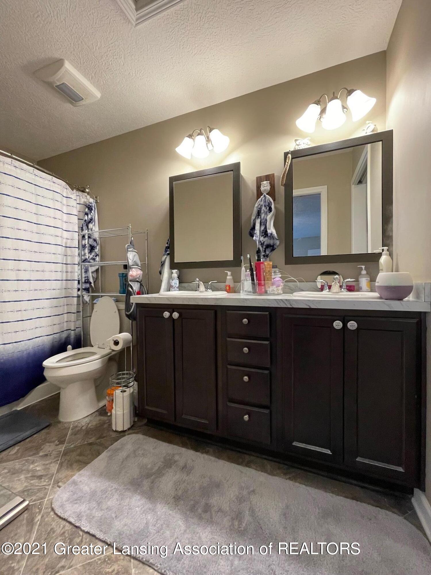 8740 Adkris Dimondale, MI 48821 - Photo 33 of 72 Master Bath
