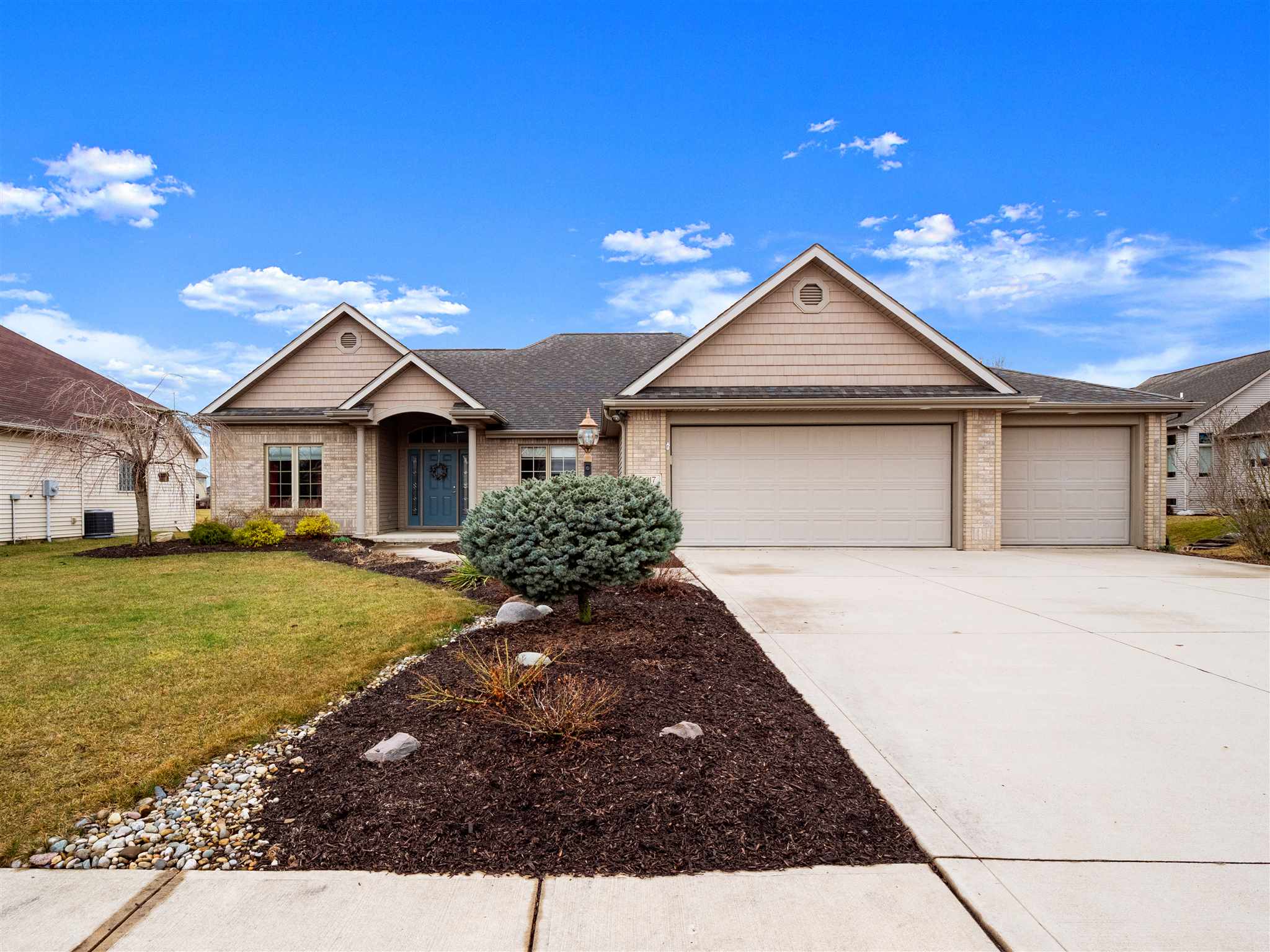 13617 Falcon Ridge Cove Fort Wayne, IN 46845 - Photo 1 of 23