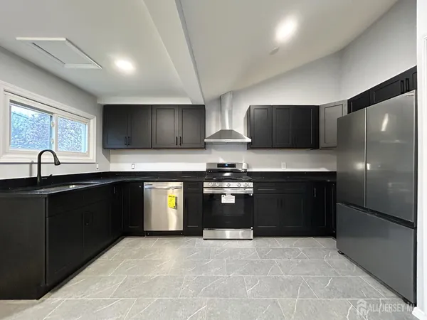 $3,850 | 36 Arden Street, Somerset, NJ 08873