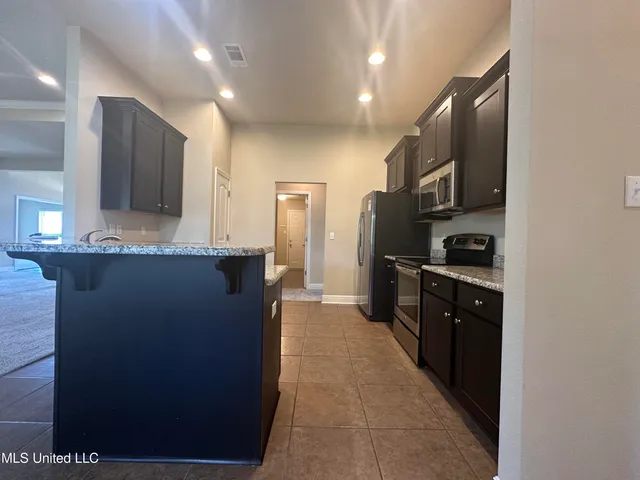 $2,350 | 6837 Biddix Evans Road, Ocean Springs, MS 39564