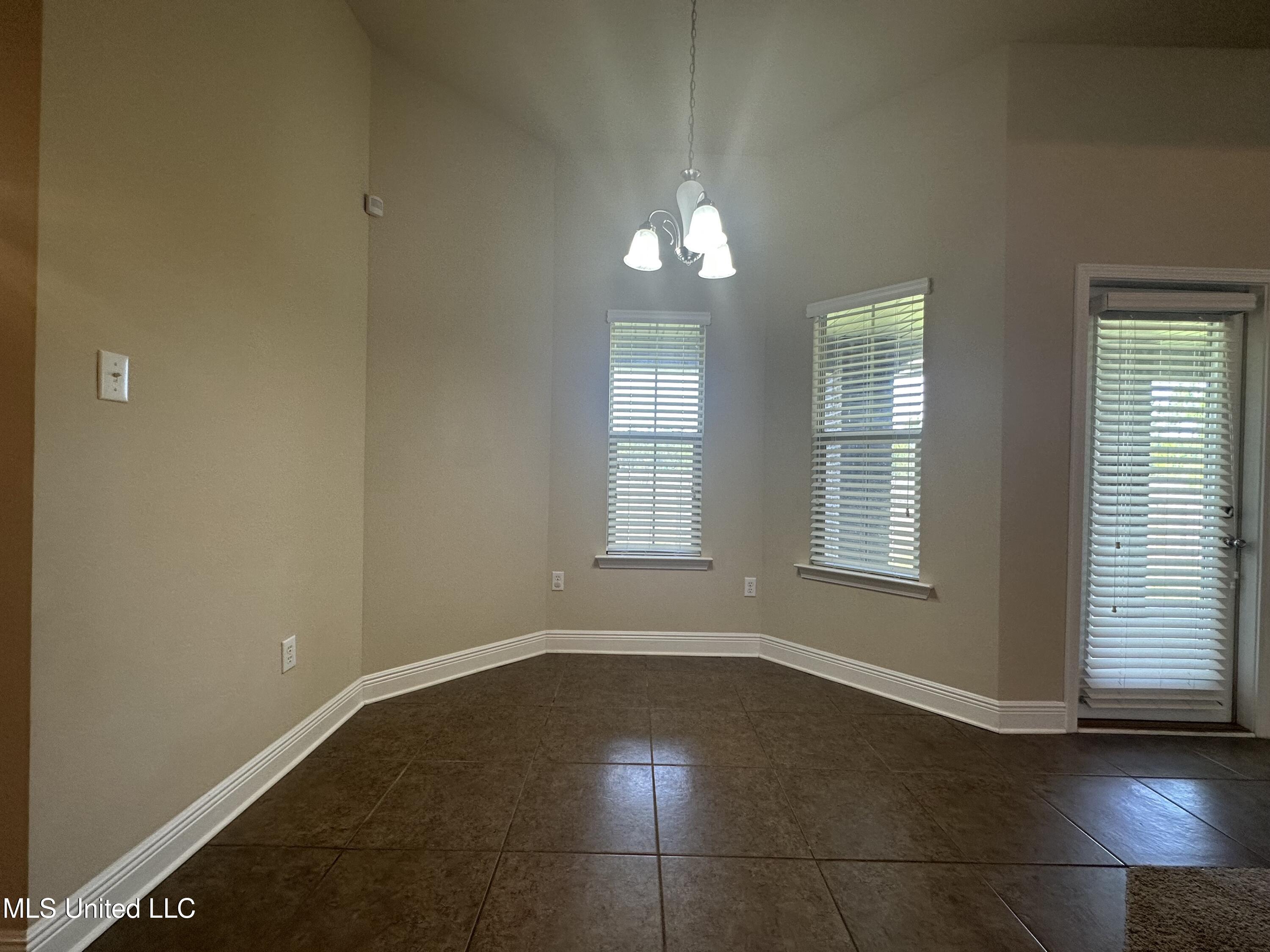 6837 Biddix Evans Road Ocean Springs, MS 39564 - Photo 16 of 30 Breakfast nook