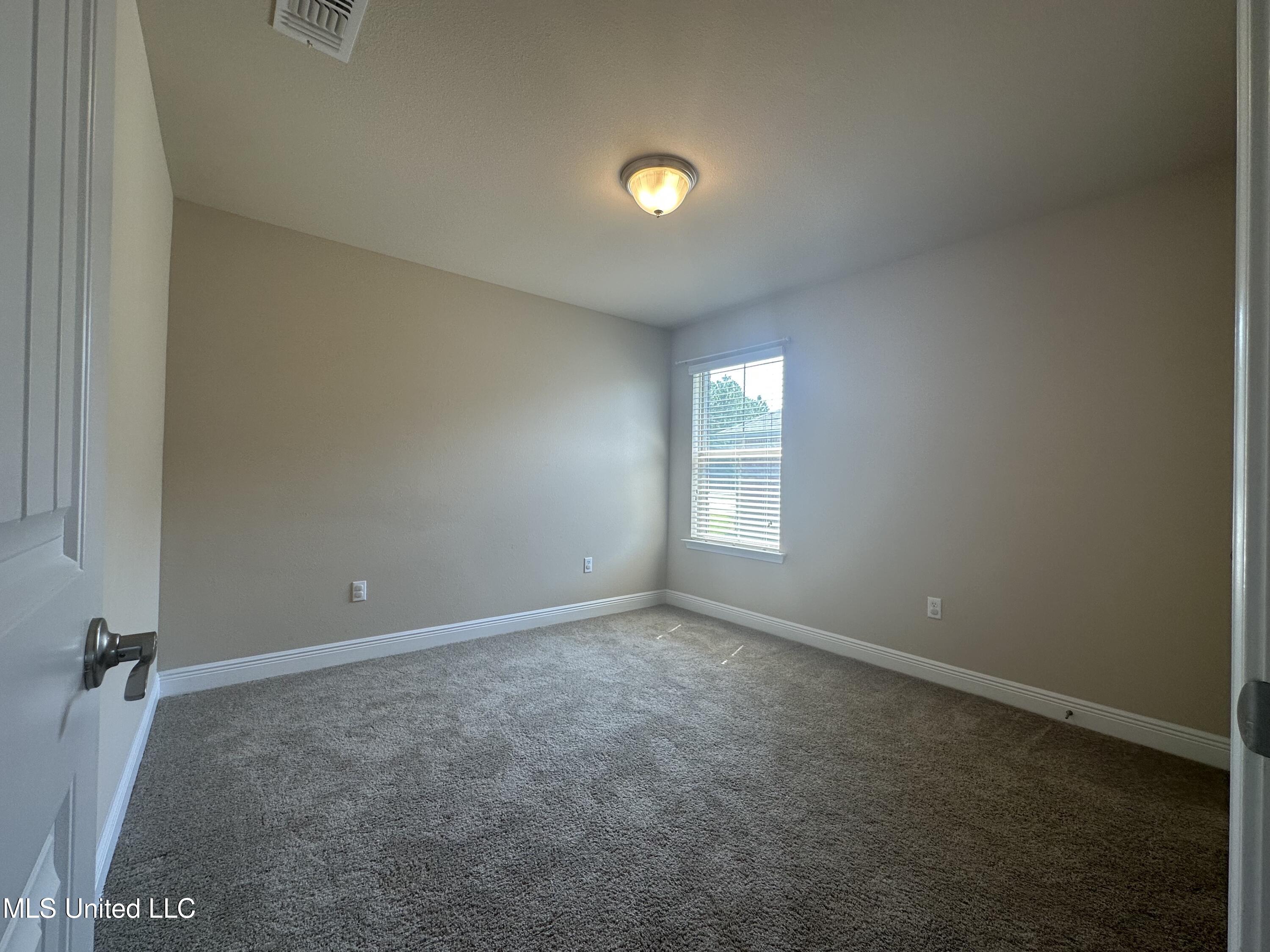 6837 Biddix Evans Road Ocean Springs, MS 39564 - Photo 23 of 30 Guest room 1