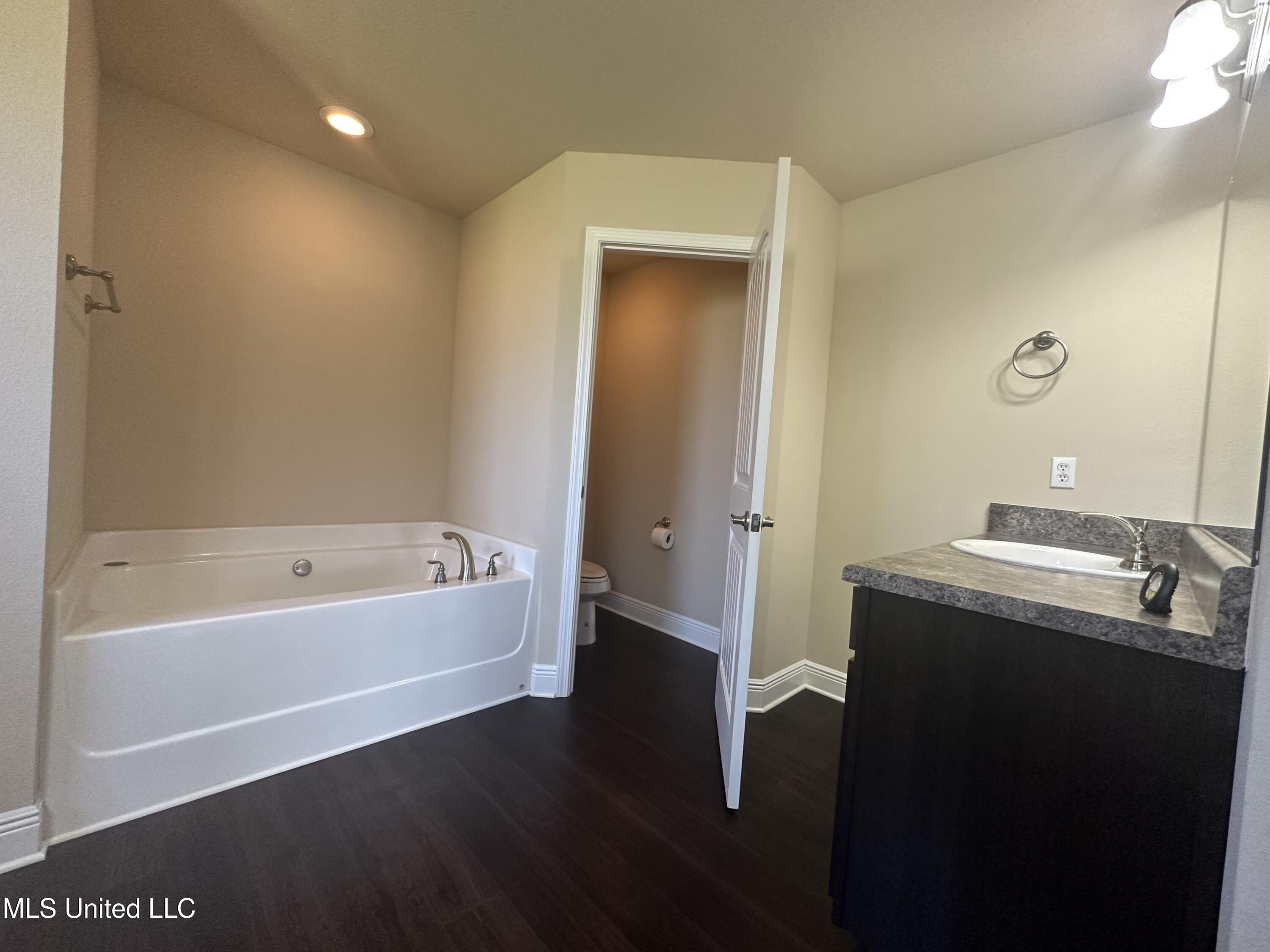 6837 Biddix Evans Road Ocean Springs, MS 39564 - Photo 27 of 30 Primary bath toilet closet