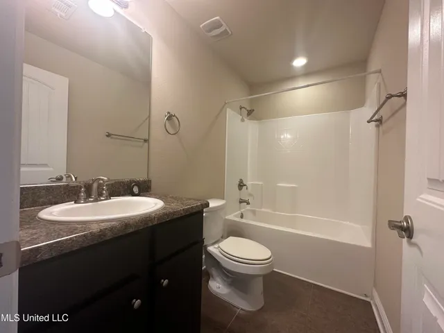 $2,350 | 6837 Biddix Evans Road, Ocean Springs, MS 39564