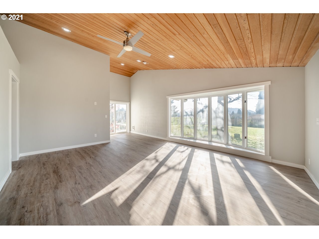 790 South 42nd Street Springfield, OR 97478 - Photo 14 of 32 Gallery Image 14
