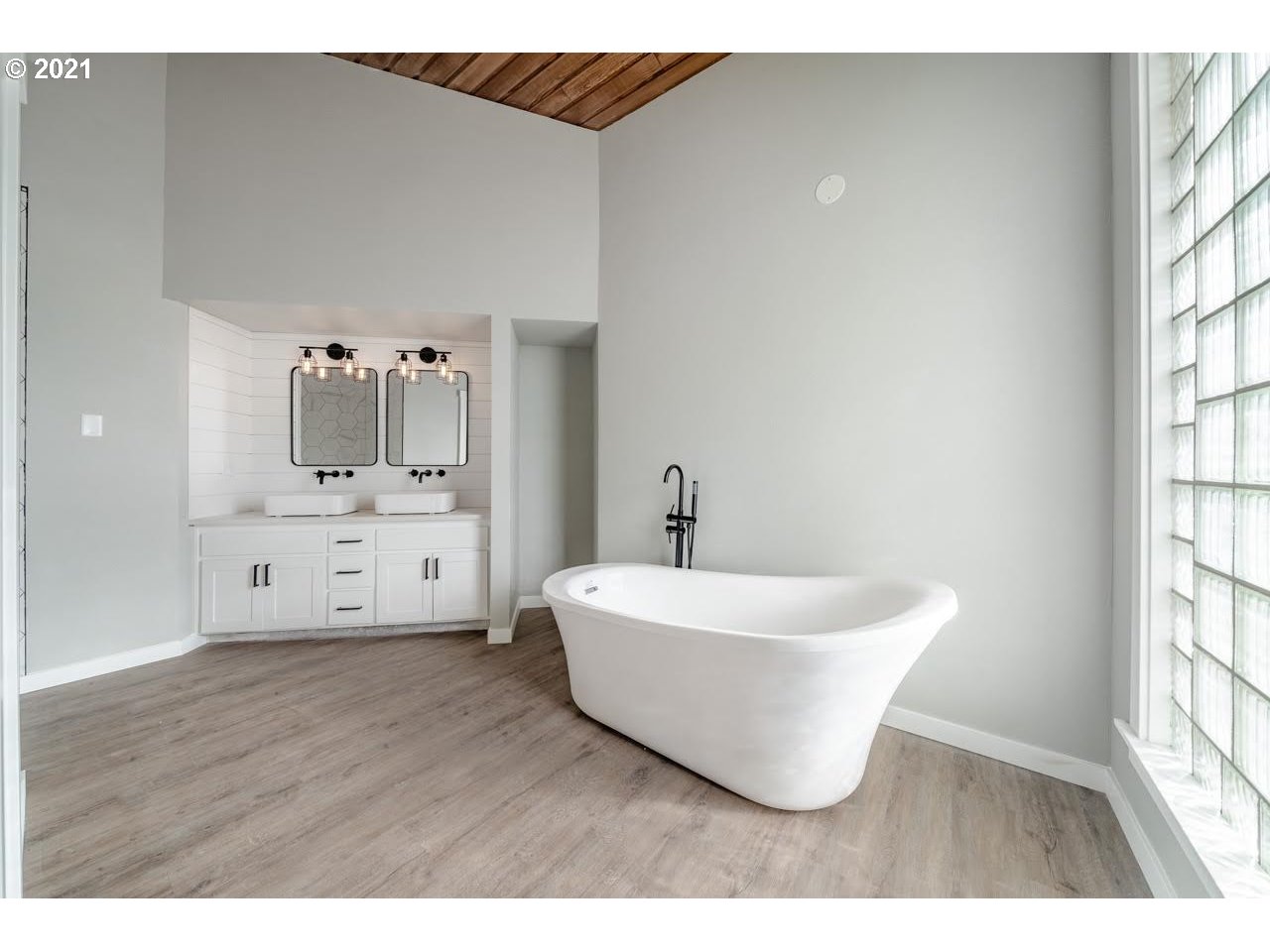 790 South 42nd Street Springfield, OR 97478 - Photo 20 of 32 Gallery Image 20