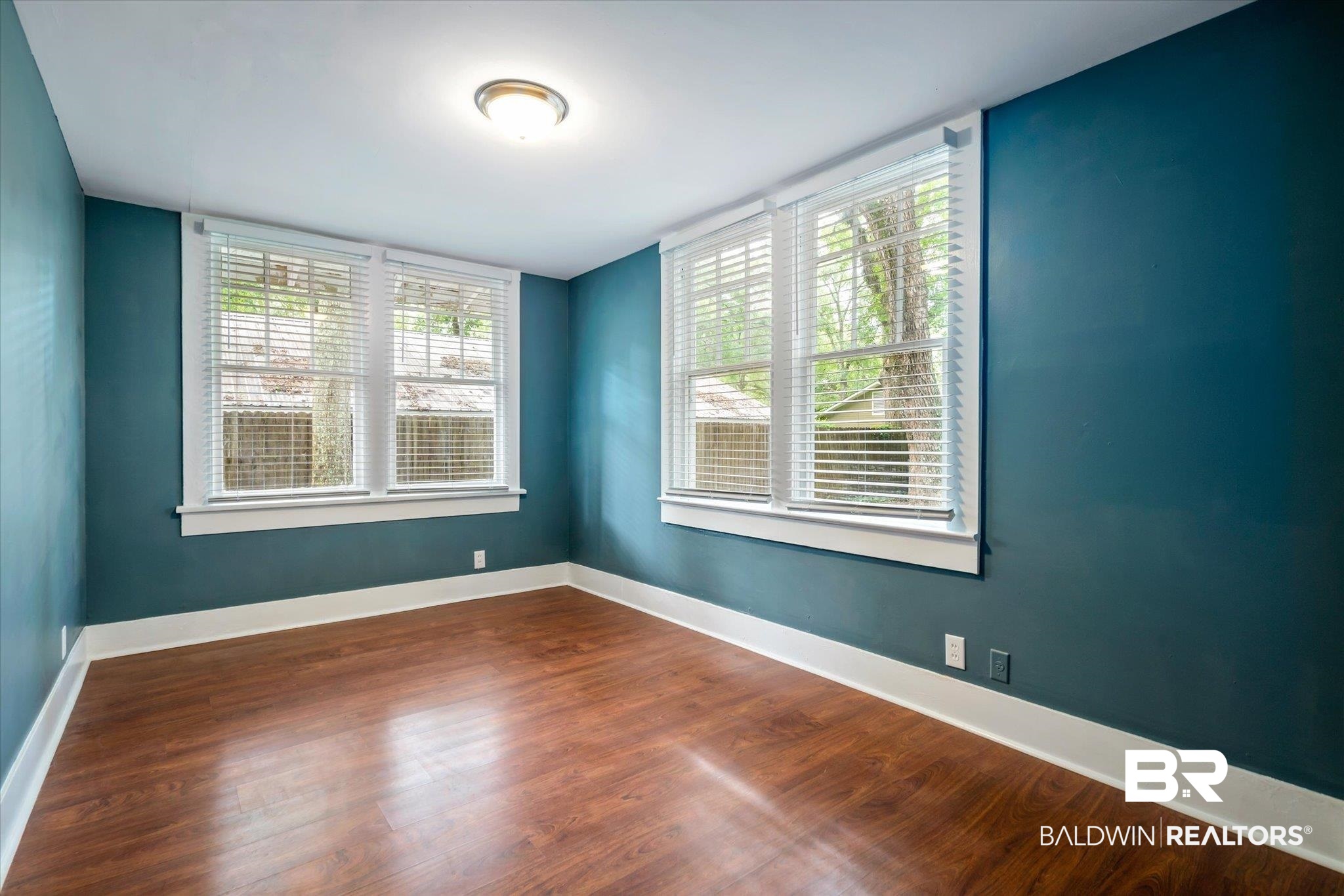 2561 Spring Hill Avenue Mobile, AL 36607 - Photo 12 of 23