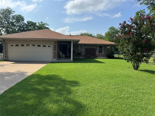 $264,900 | 1204 Chester Street, Cleburne, TX 76033