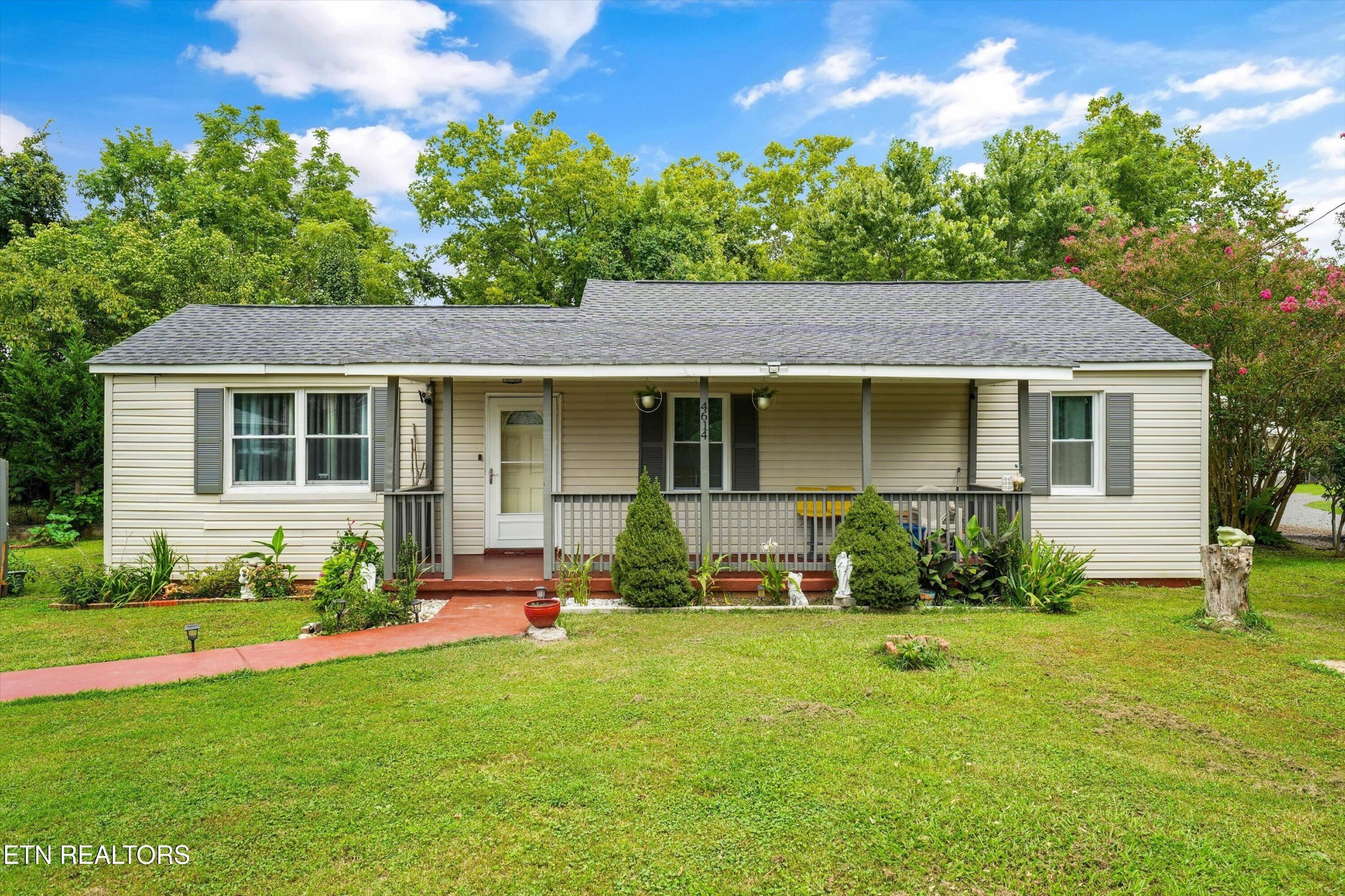 4618 Central View Road Knoxville, TN 37912 - Photo 1 of 23 Gallery Image 1