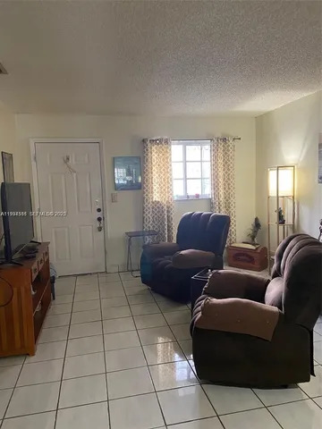 $260,000 | 8851 Northwest 119th Street, Unit 11131, Hialeah Gardens, FL 33018