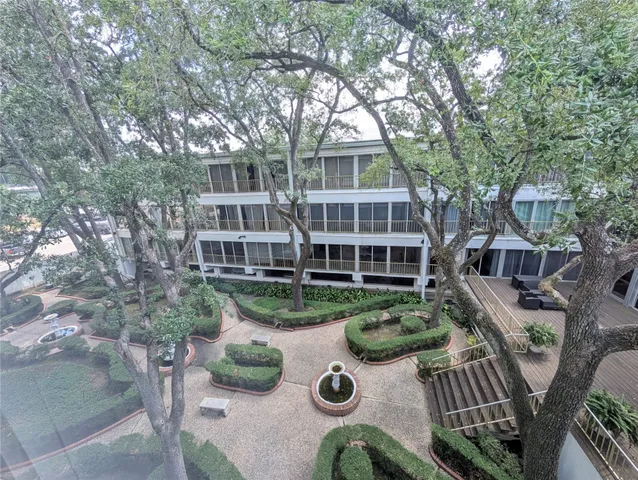 $1,550 | 5050 Ambassador Way, Unit 305, Houston, TX 77056