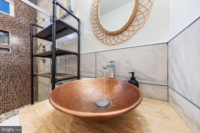 $1,149,000 | 2806 Franklin Street Northeast, Washington, DC 20018