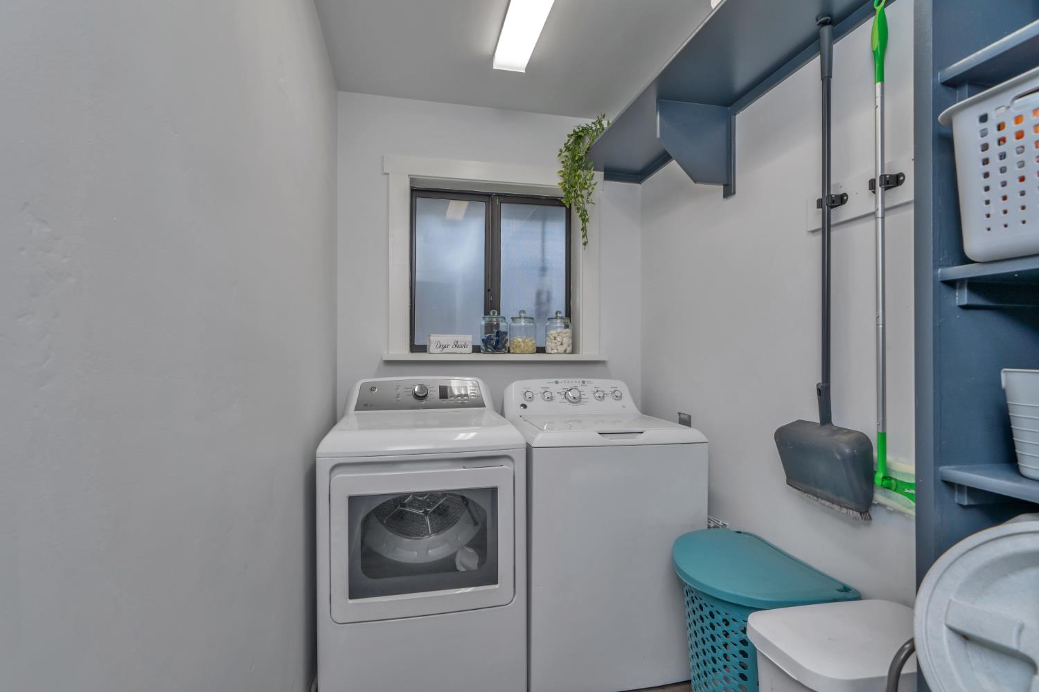 2320 Old Blair Mill Road Pollock Pines, CA 95726 - Photo 20 of 45 Laundry room