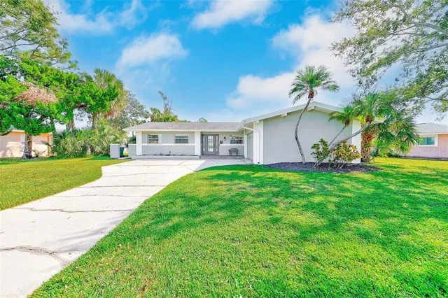 $3,200 | 7195 Augusta Boulevard, Seminole, FL 33777