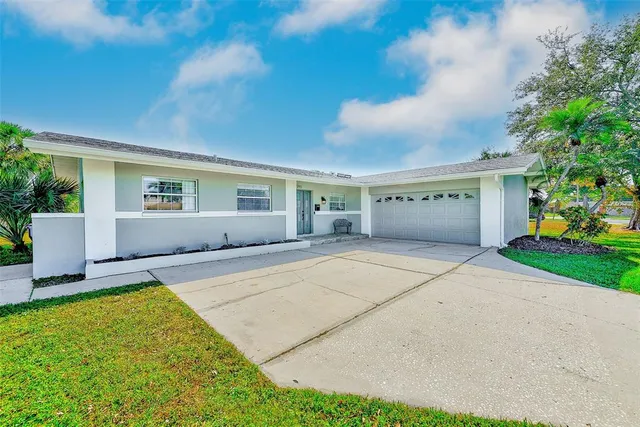 $3,200 | 7195 Augusta Boulevard, Seminole, FL 33777