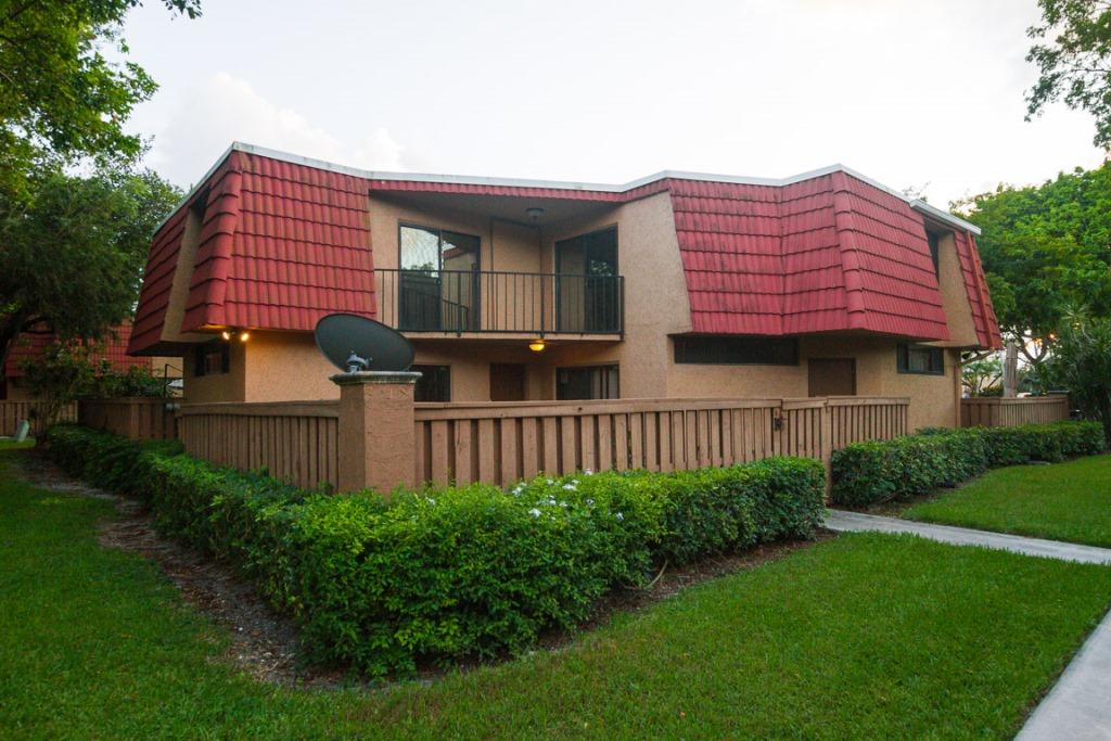 8111 Severn Drive, Unit B Boca Raton, FL 33433 - Photo 5 of 33 5