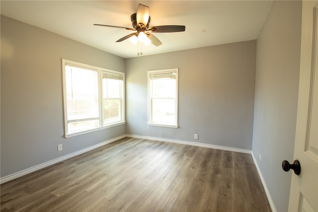 920 East Lewis Street Sinton, TX 78387 - Photo 17 of 24