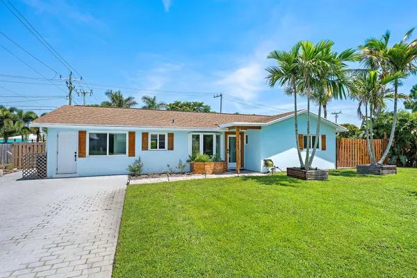 $899,000 | 1 Windsor Road West, Jupiter, FL 33469
