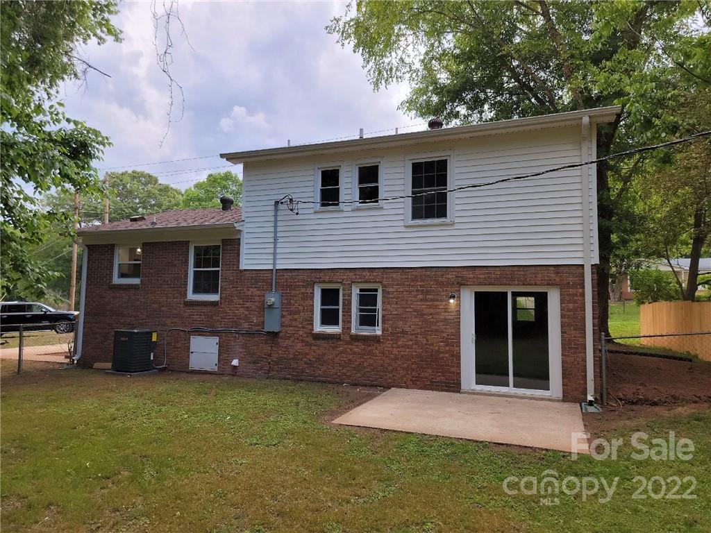1529 Edgewood Road Bessemer City, NC 28016 - Photo 3 of 13 Gallery Image 3