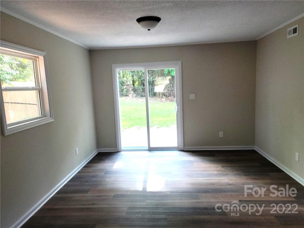 1529 Edgewood Road Bessemer City, NC 28016 - Photo 6 of 13 Gallery Image 6