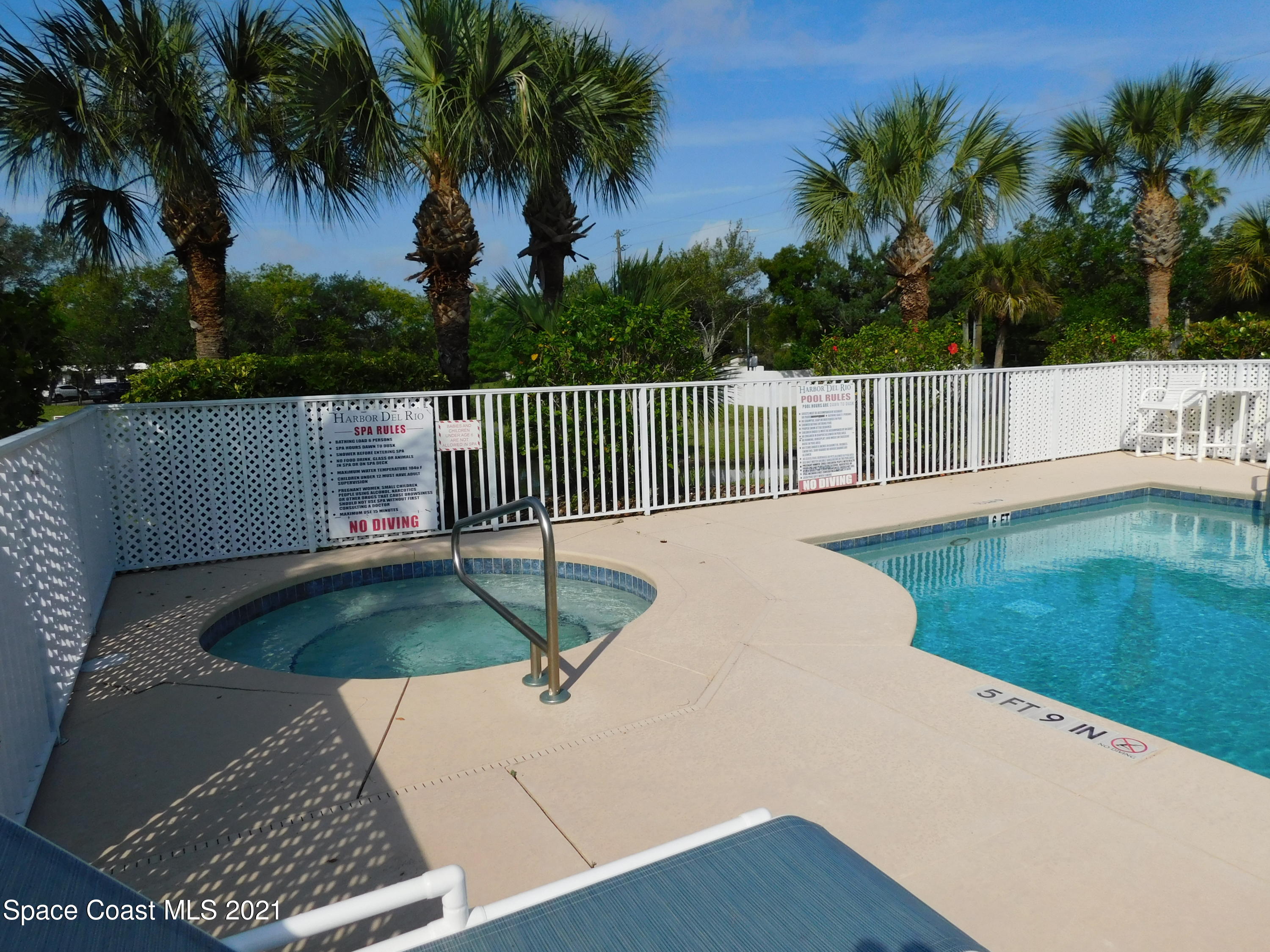 800 Del Rio Way, Unit 203 Merritt Island, FL 32953 - Photo 11 of 15 DSCN0118
