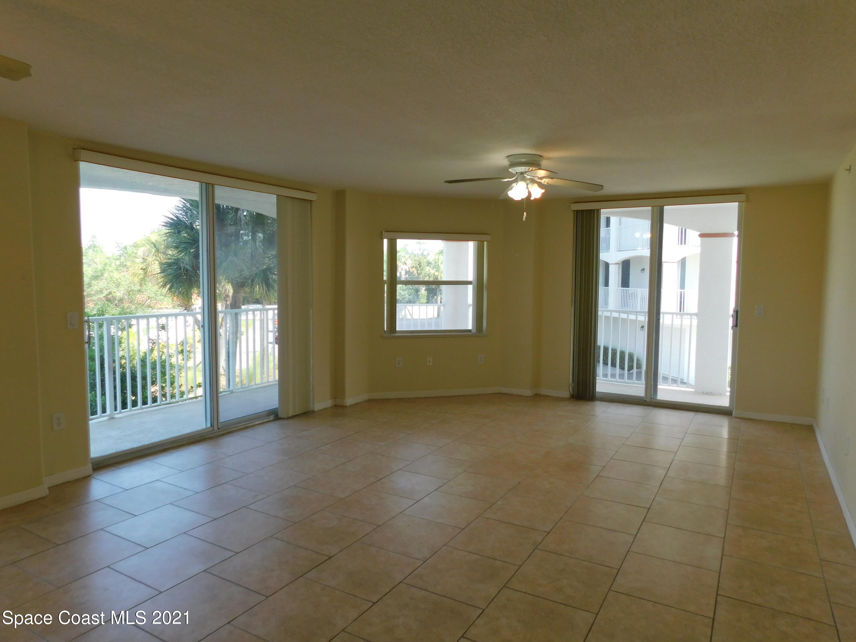 800 Del Rio Way, Unit 203 Merritt Island, FL 32953 - Photo 4 of 15 DSCN0125