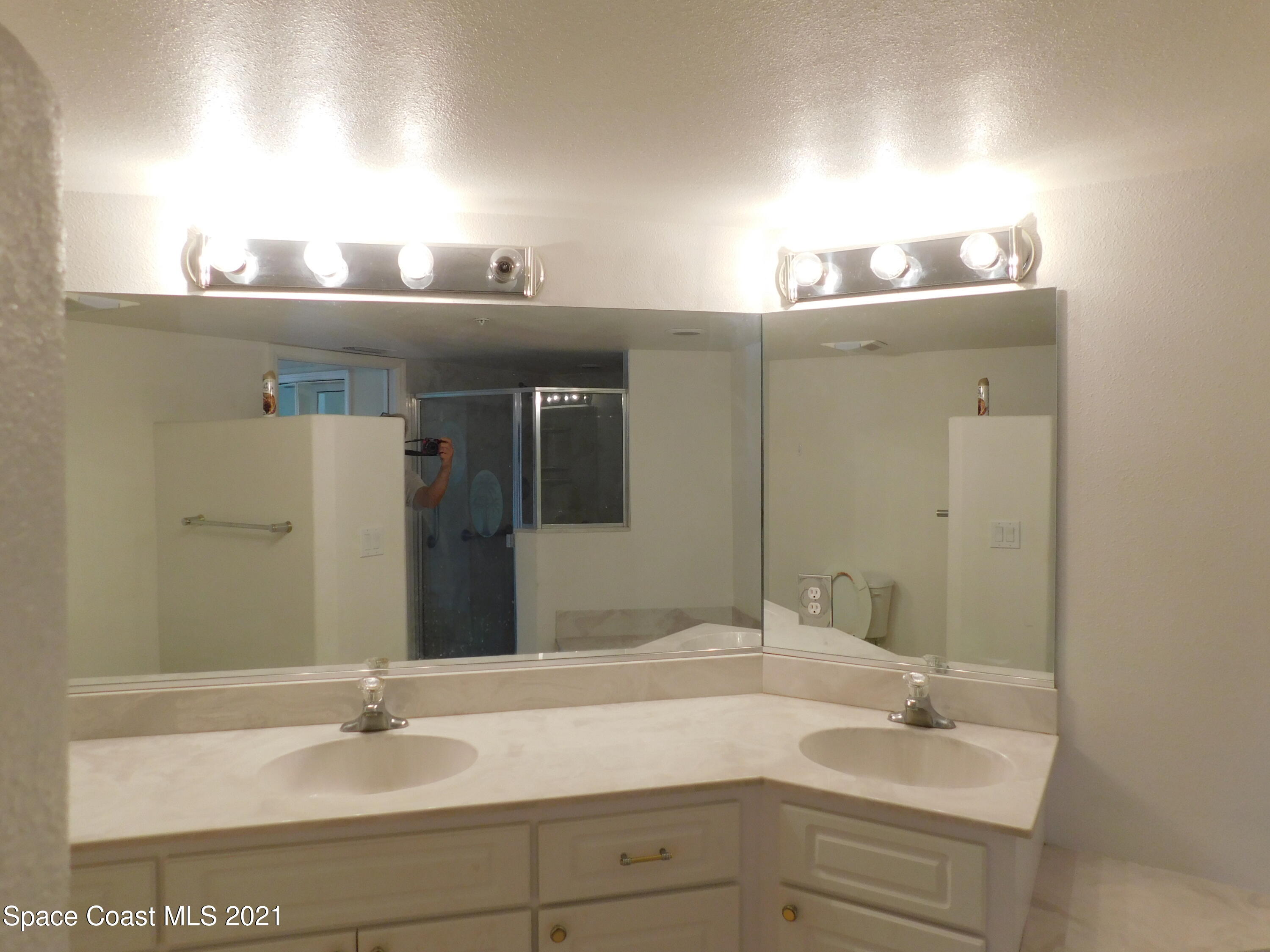 800 Del Rio Way, Unit 203 Merritt Island, FL 32953 - Photo 7 of 15 DSCN0129