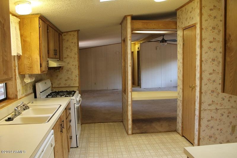 833 West Overland Road Payson, AZ 85541 - Photo 4 of 21 Kitchen 3
