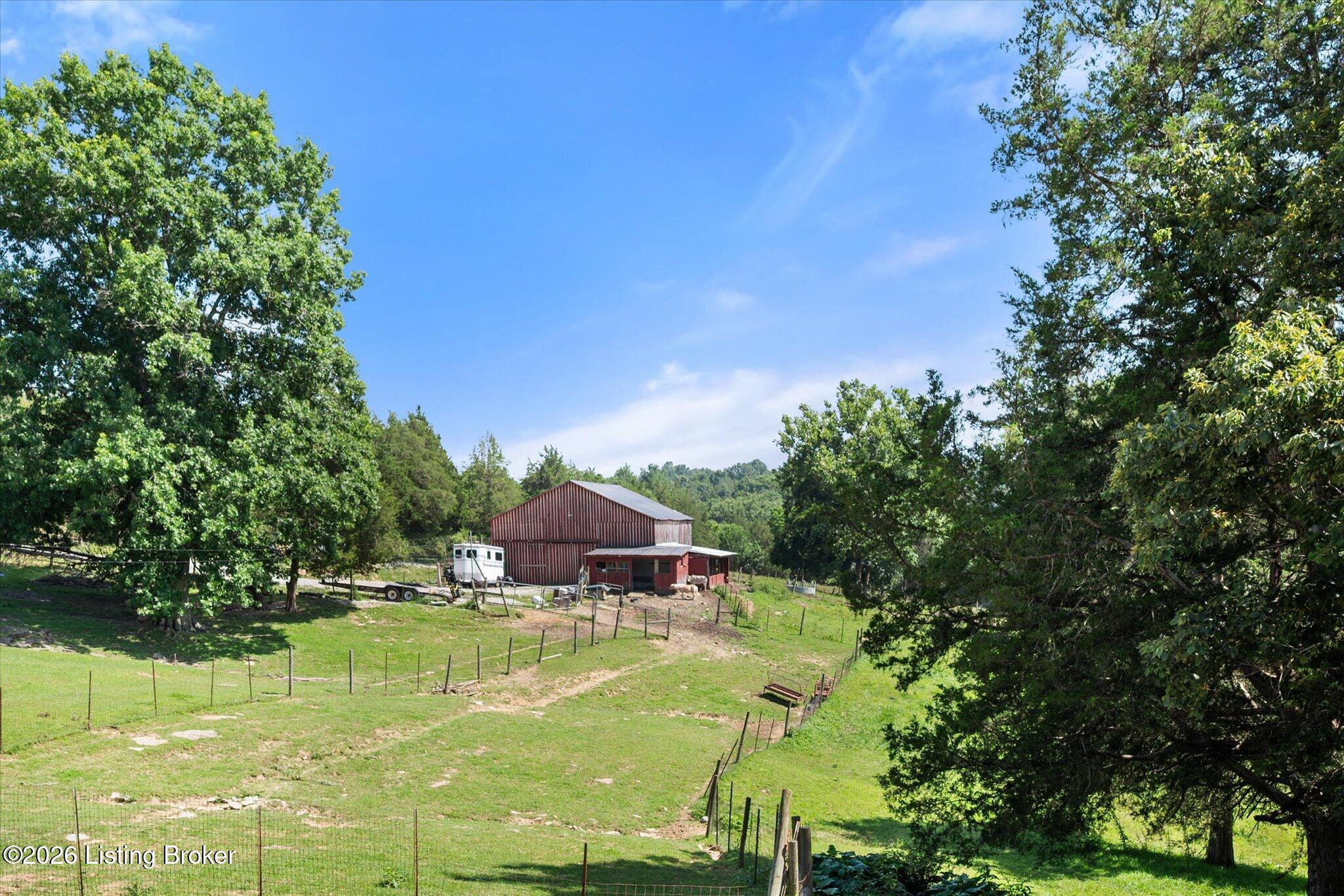 4061 Mink Run Road Frankfort, KY 40601 - Photo 20 of 27 Barn