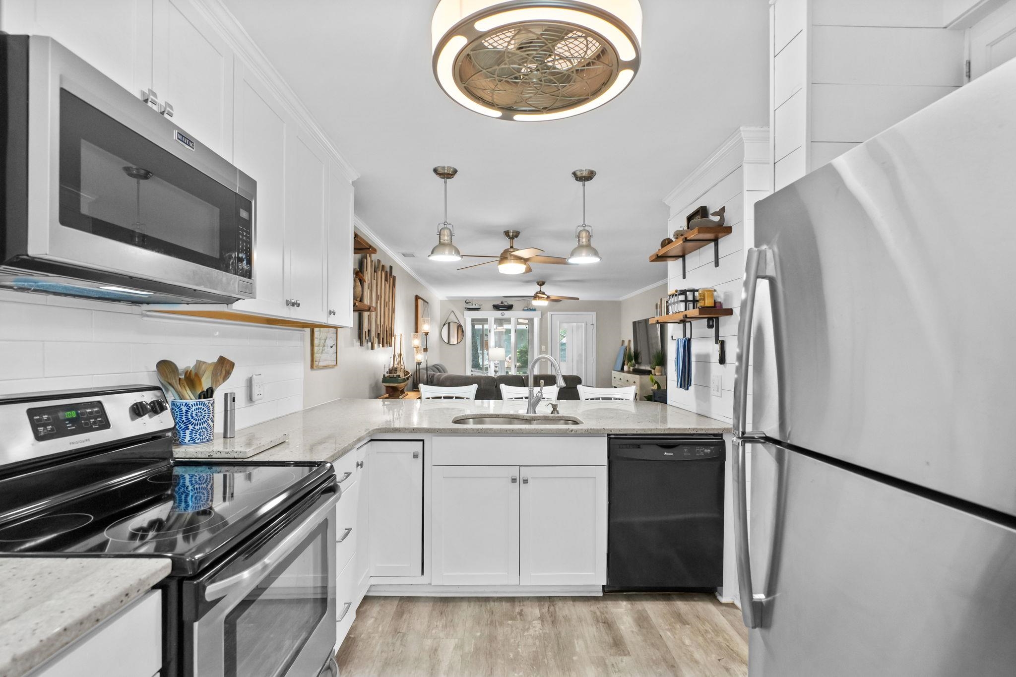 812 Villa Court, Unit 812 Murrells Inlet, SC 29576 - Photo 18 of 43