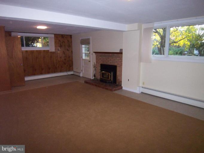 10517 Vista Road Columbia, MD 21044 - Photo 4 of 10 Family Room
