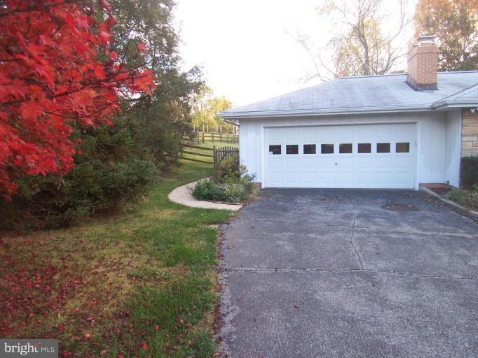 10517 Vista Road Columbia, MD 21044 - Photo 5 of 10 Garage 1