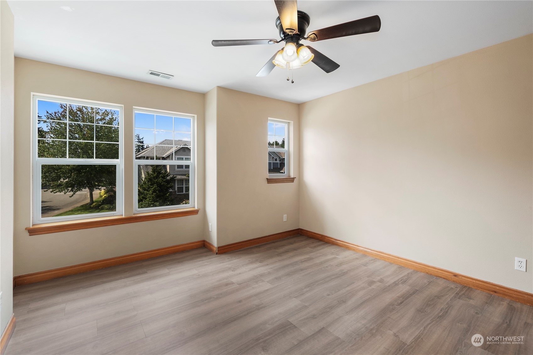 754 Hoquiam Place Northeast Renton, WA 98059 - Photo 26 of 40 Gallery Image 26
