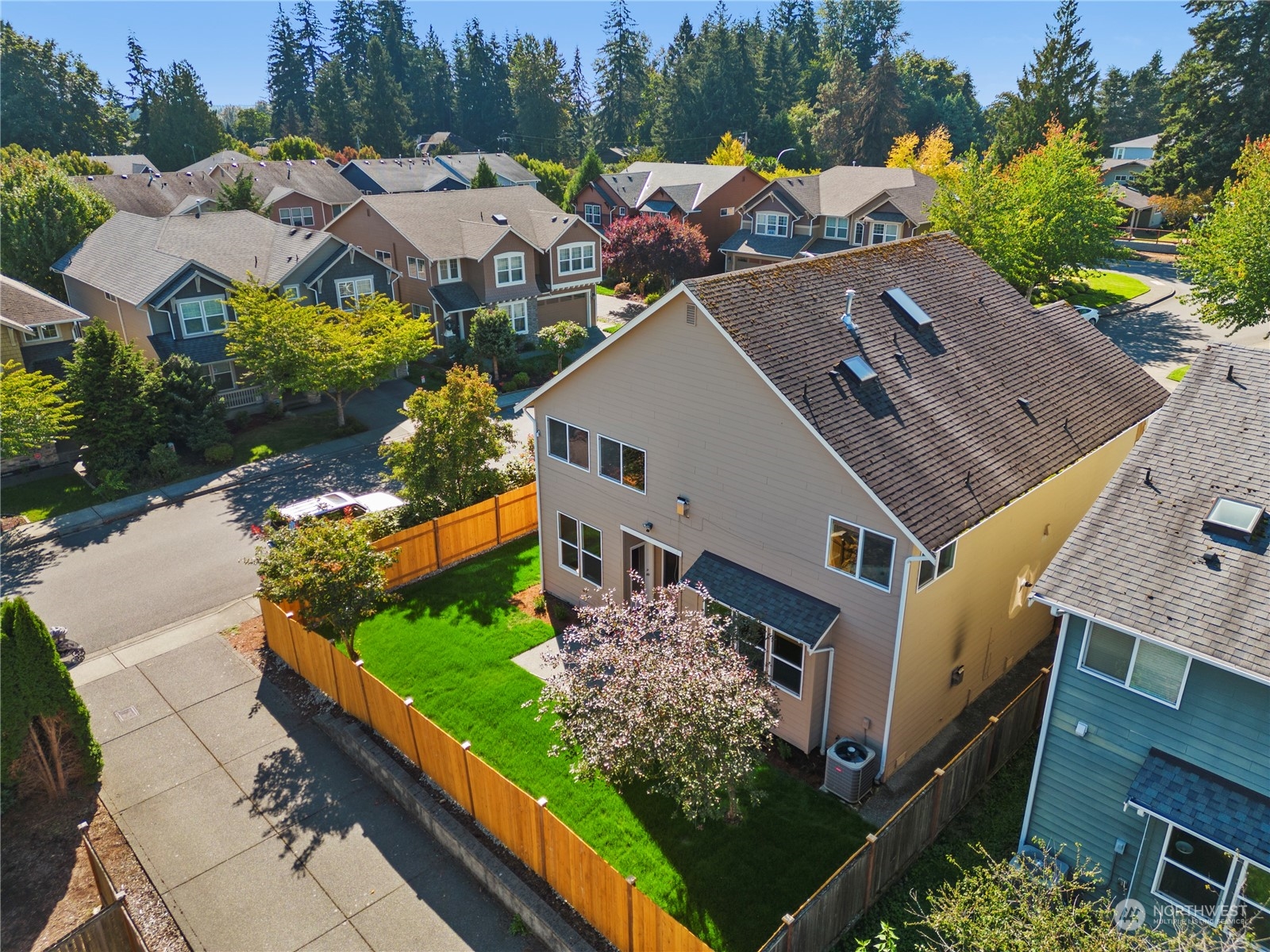 754 Hoquiam Place Northeast Renton, WA 98059 - Photo 6 of 40 Gallery Image 6