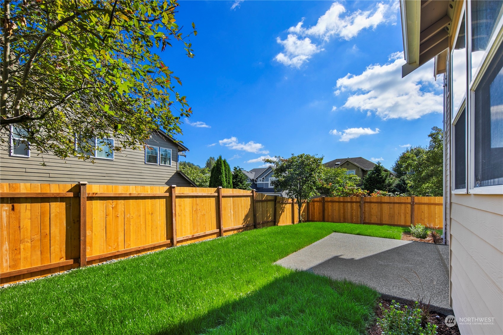 754 Hoquiam Place Northeast Renton, WA 98059 - Photo 9 of 40 Gallery Image 9