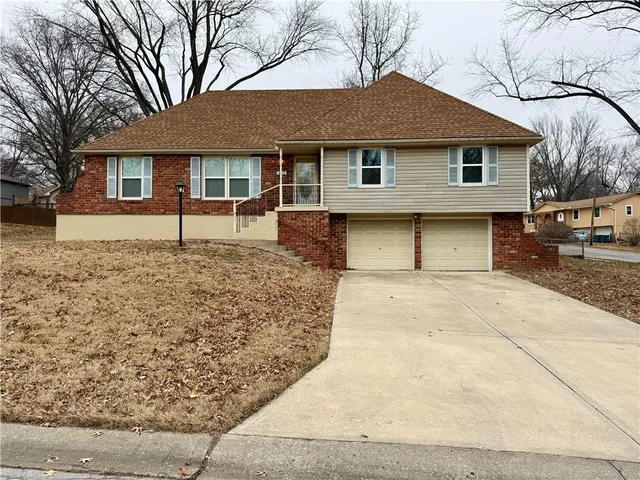 $340,000 | 422 Southwest Sunset Drive, Lee's Summit, MO 64081