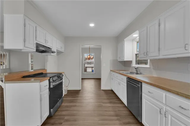 $340,000 | 422 Southwest Sunset Drive, Lee's Summit, MO 64081