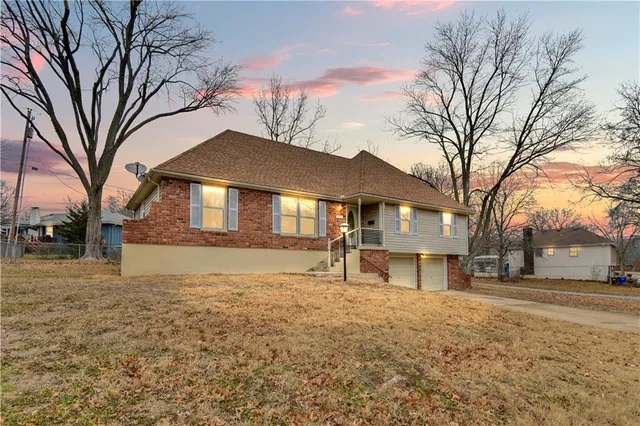 $340,000 | 422 Southwest Sunset Drive, Lee's Summit, MO 64081