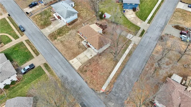 $340,000 | 422 Southwest Sunset Drive, Lee's Summit, MO 64081