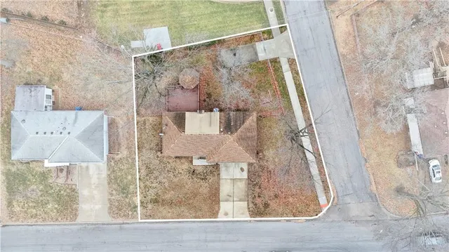 $340,000 | 422 Southwest Sunset Drive, Lee's Summit, MO 64081