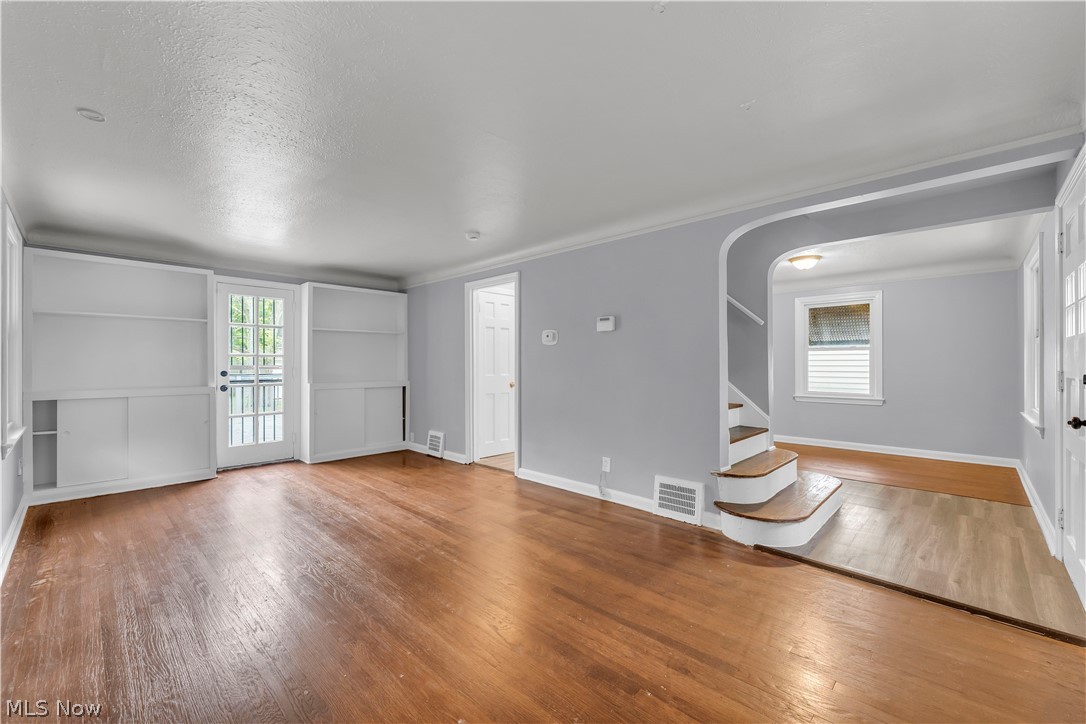 19509 Libby Road Maple Heights, OH 44137 - Photo 5 of 24 Gallery Image 5