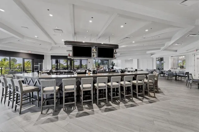 $2,750 | 5527 Palmer Circle, Unit 203, Bradenton, FL 34211