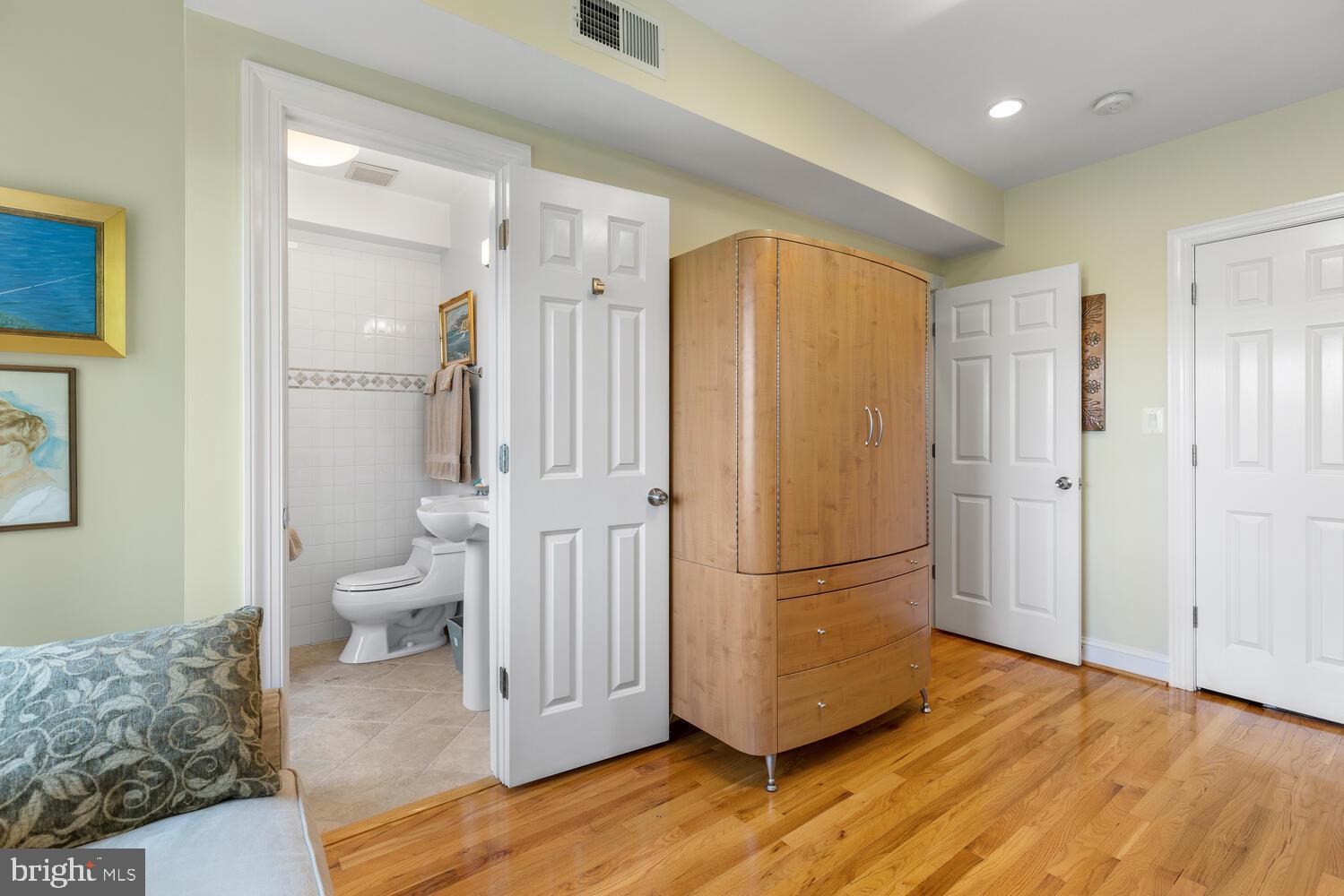 1328 Park Road Northwest, Unit D Washington, DC 20010 - Photo 39 of 53 Sunny primary 2 with ensuite bath