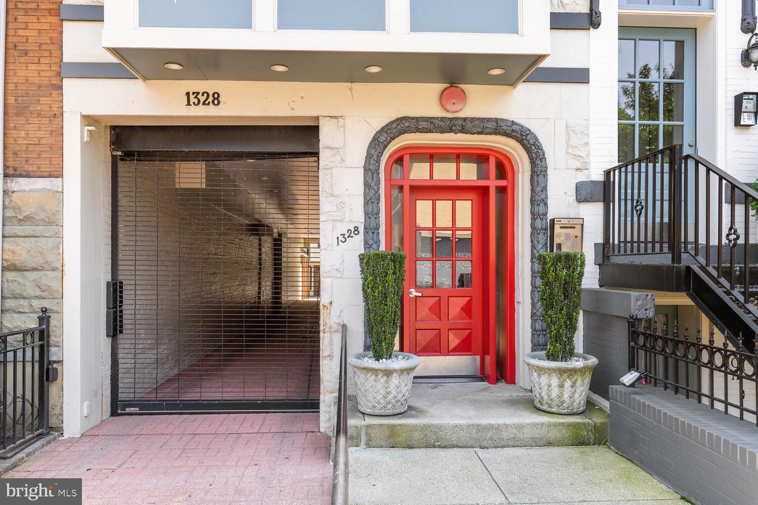 1328 Park Road Northwest, Unit D Washington, DC 20010 - Photo 10 of 53 Columbia Heights - 3 level townhouse-style condo!