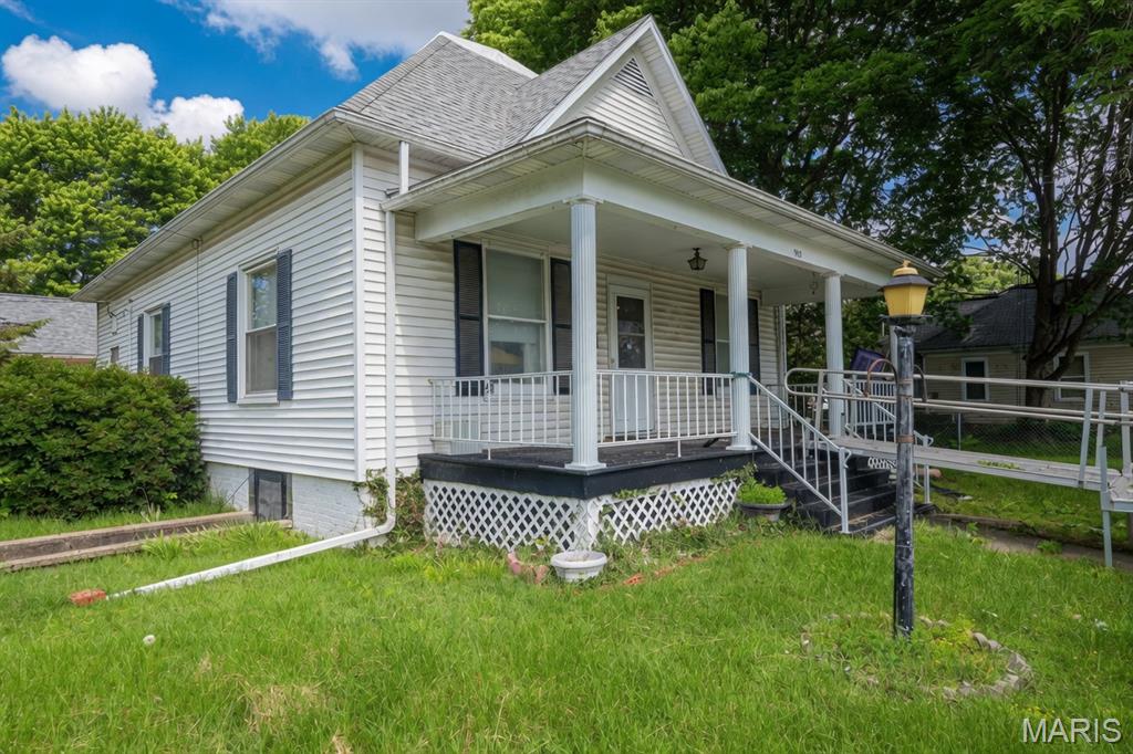 903 North Harrison Street Litchfield, IL 62056 - Photo 2 of 13