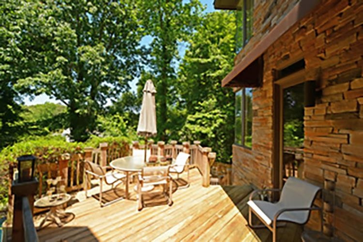 2828 Exeter Circle Raleigh, NC 27608 - Photo 2 of 7 Photo 2