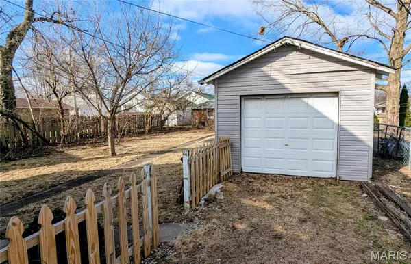 $195,000 | 1247 Emerson Avenue, Edwardsville, IL 62025