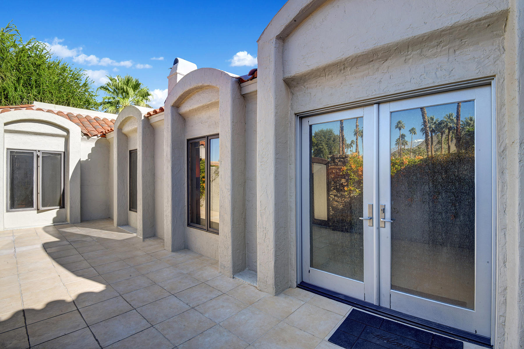 4 Boothill Circle Rancho Mirage, CA 92270 - Photo 13 of 55 a view of a interior of the house